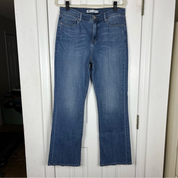 Levi’s Perfectly Slimming 512 Bootcut Jeans - Picture 1 of 6